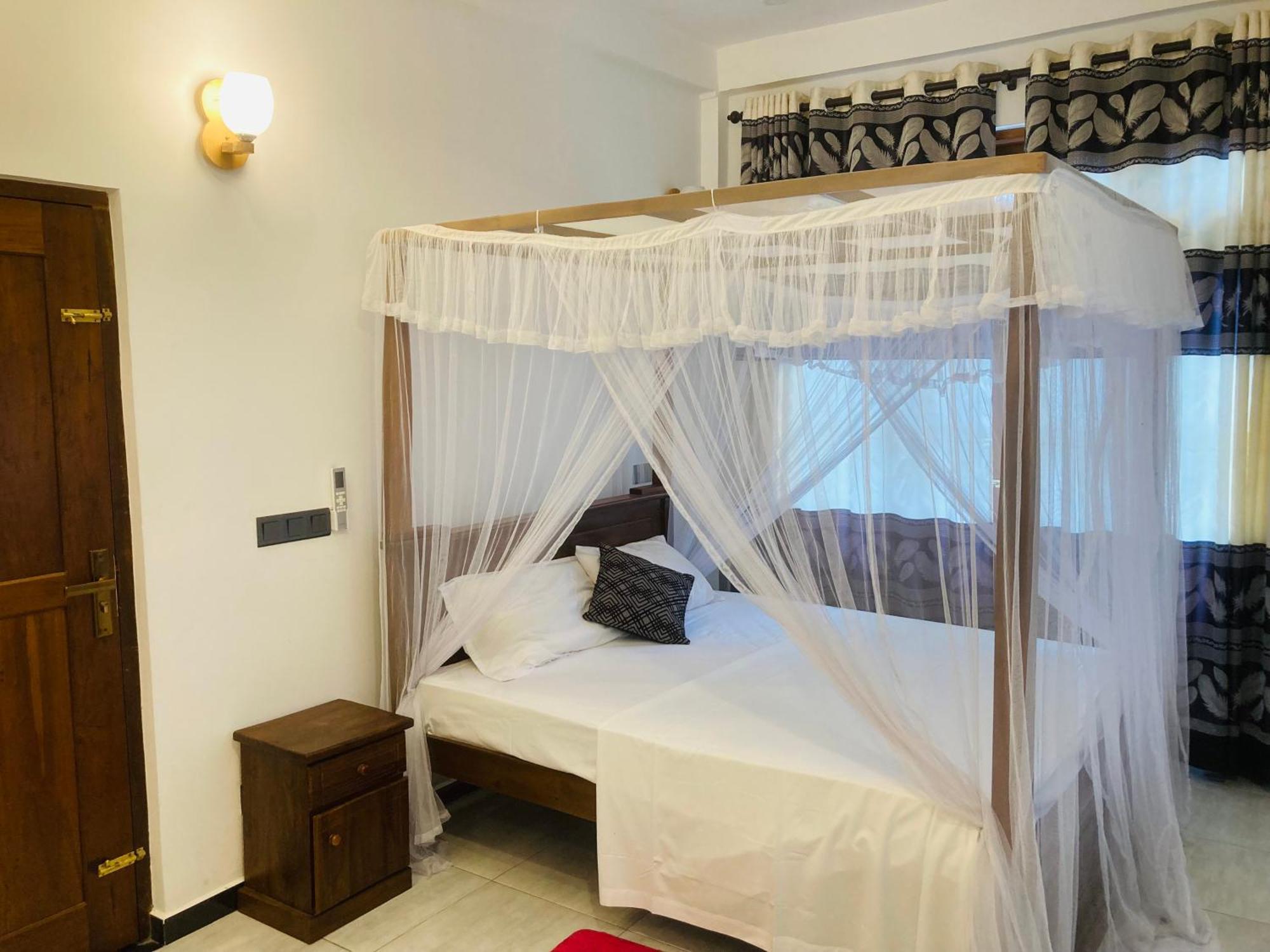 Horizon Guest House Mirissa Bagian luar foto