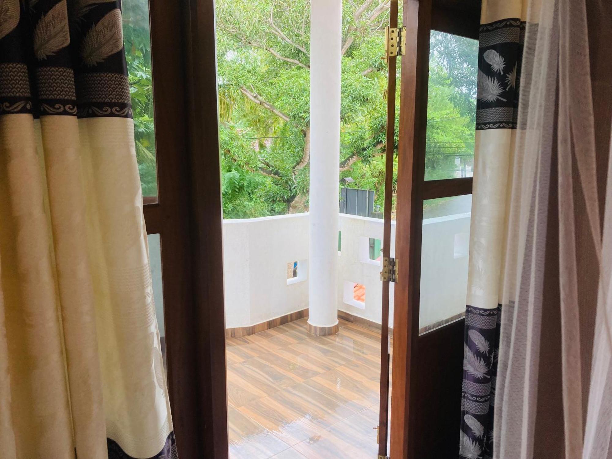 Horizon Guest House Mirissa Bagian luar foto